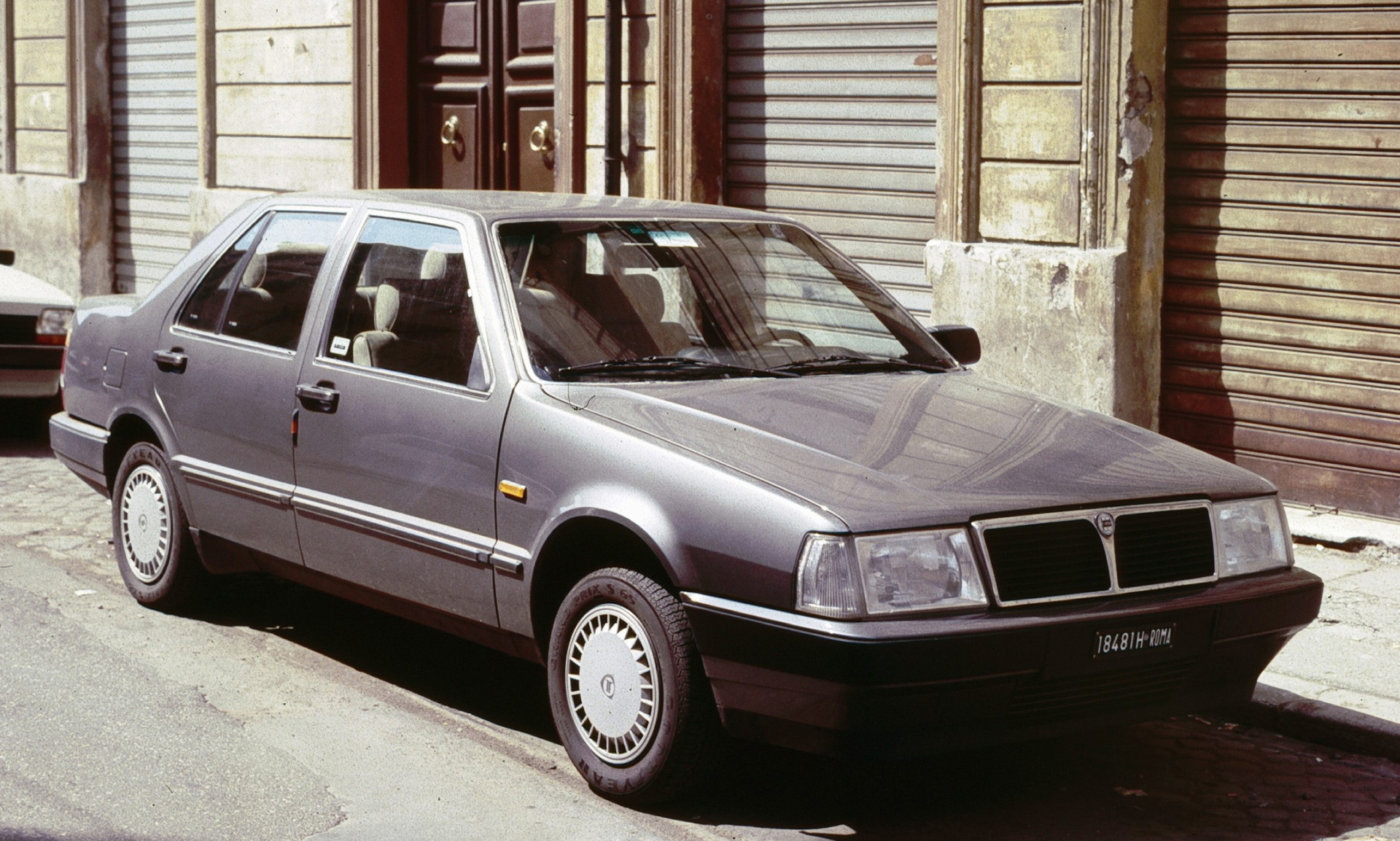 Lancia THEMA